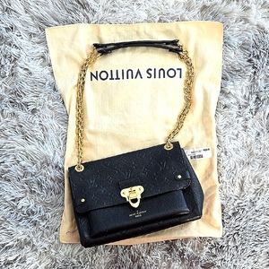 Louis Vuitton Black Leather Shoulder Bag with Gold Chain